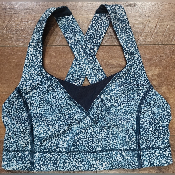 Lululemon In A Flash Bra II, Size 4 - Picture 1 of 6